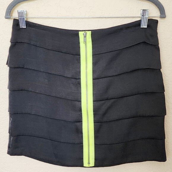 BB Dakota Mini Skirt Black with Yellow Lime Stripe Layered Ruffles Size 4 - Picture 1 of 8